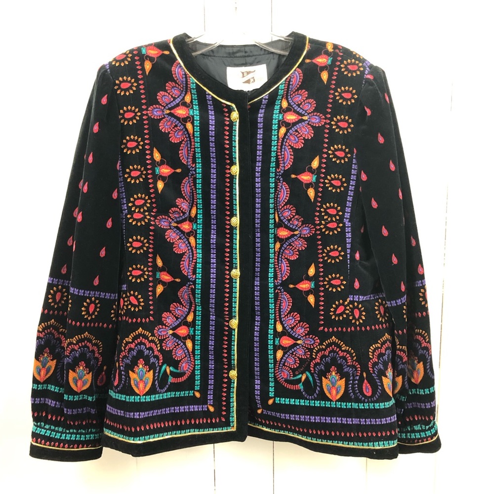 Saxton Hall Women’s velvet blazer size 12  a7